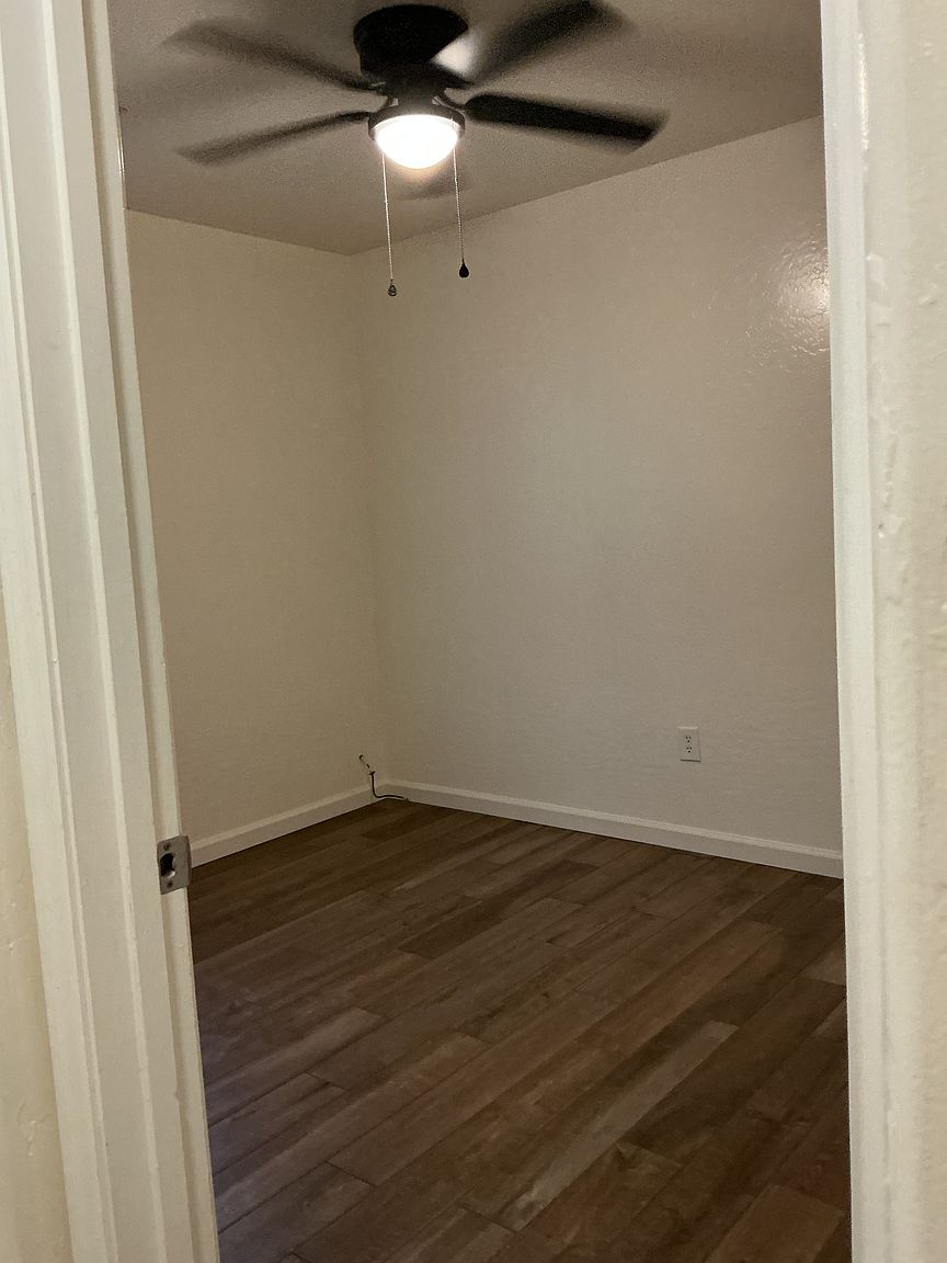 10608 W Concordia Dr photo 4