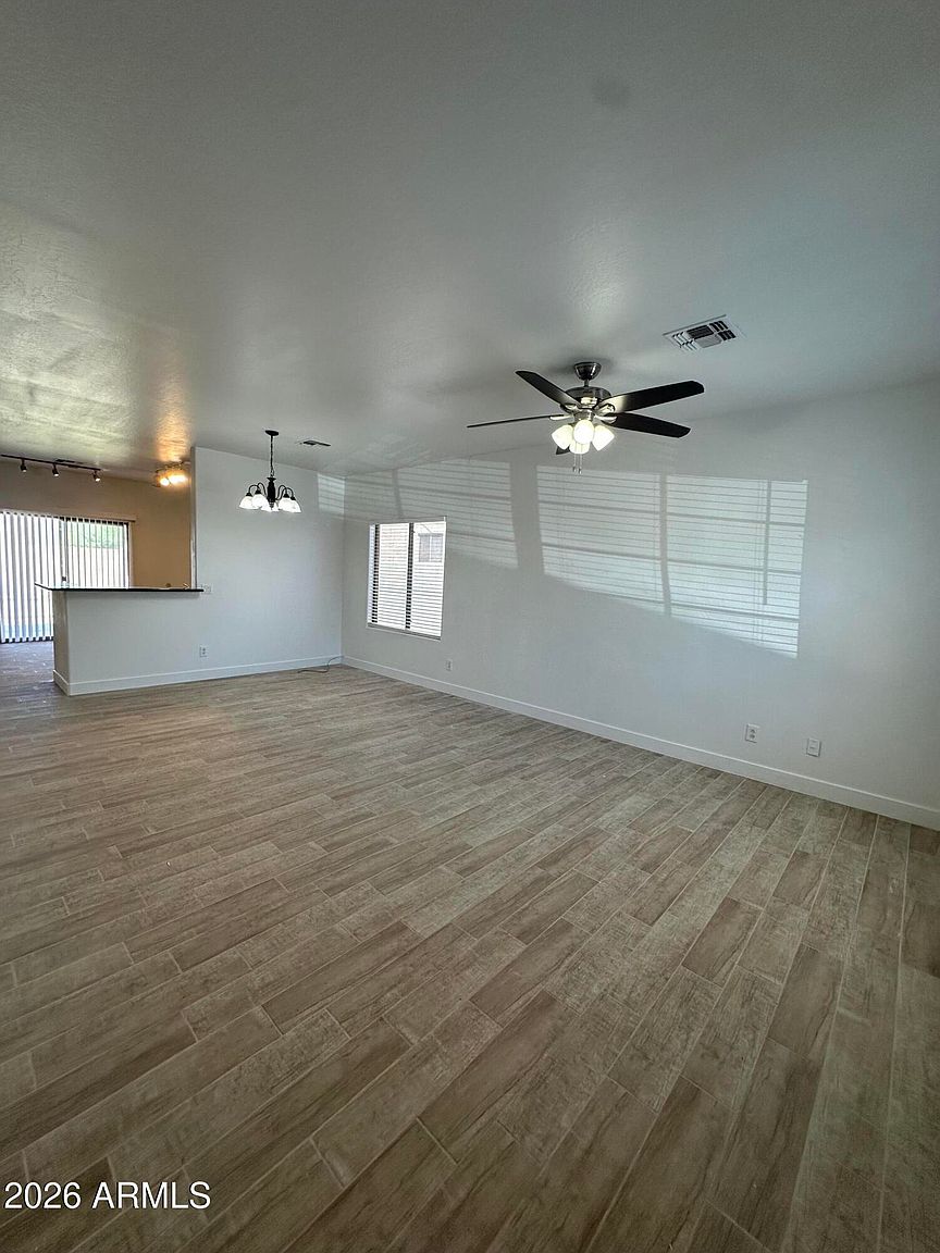 2861 N Rosa Ln photo 2