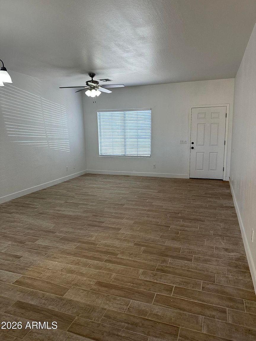 2861 N Rosa Ln photo 3