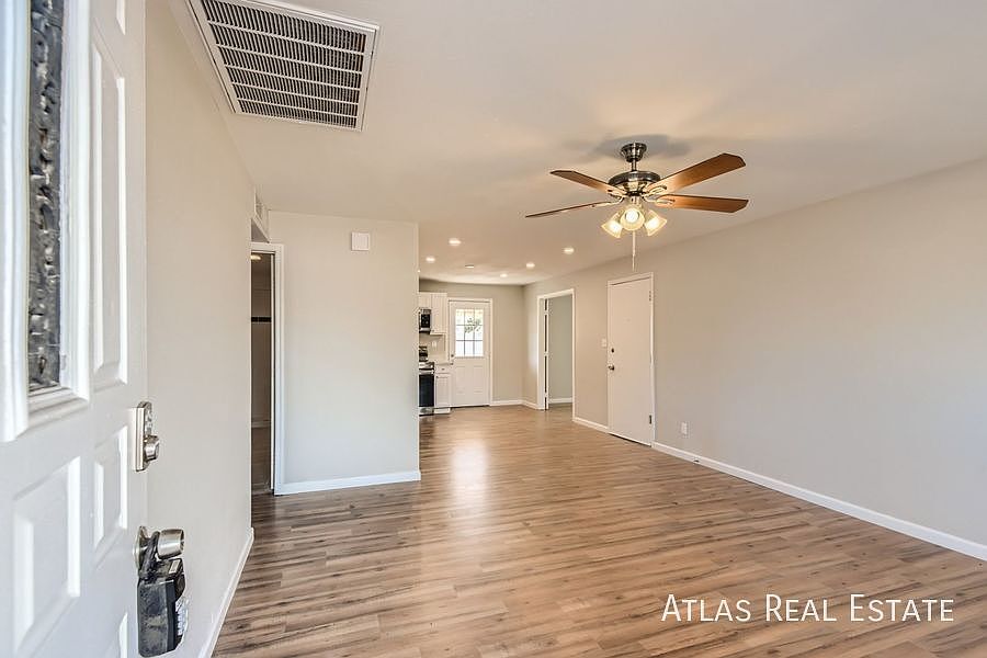 3429 E Blanche Dr Phoenix, AZ 85032 photo 4