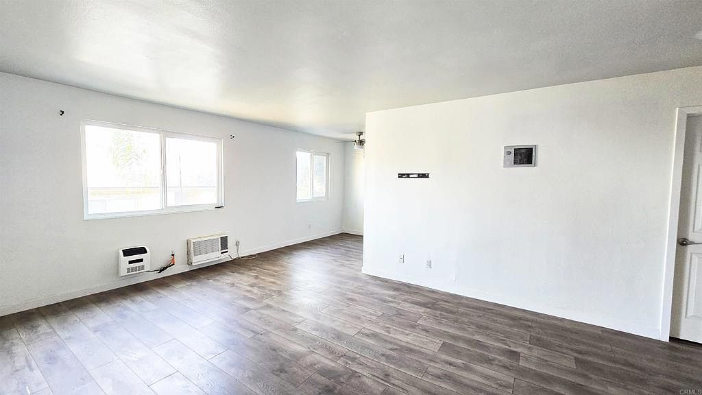 4402 Delta St photo 2