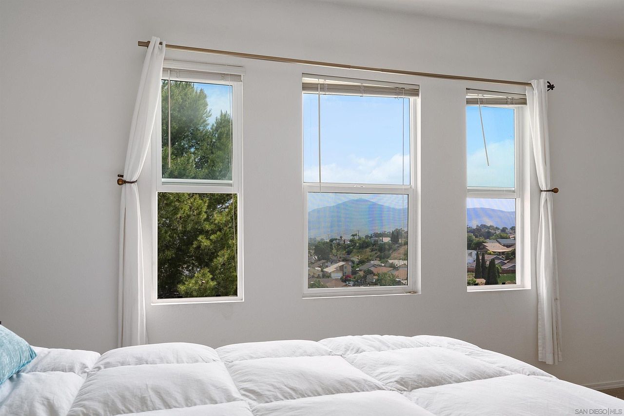 Welcoming 2B Condo With Balcony, In-unit Laundry And Pool Access. photo 5