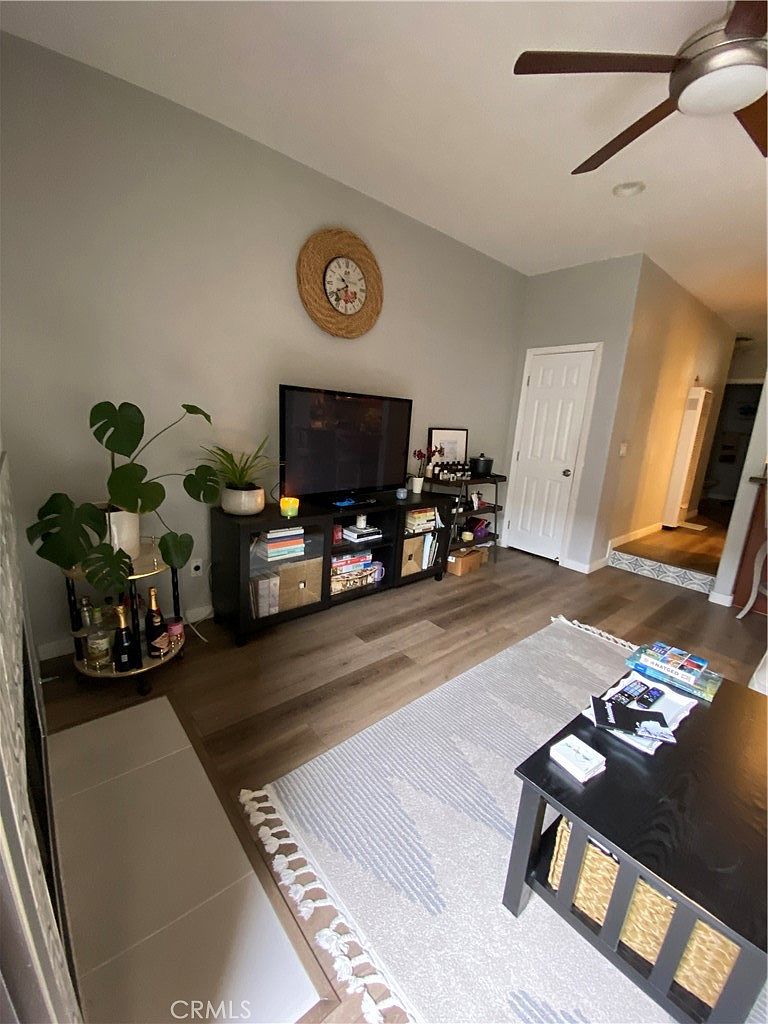 4046 Iowa St photo 4