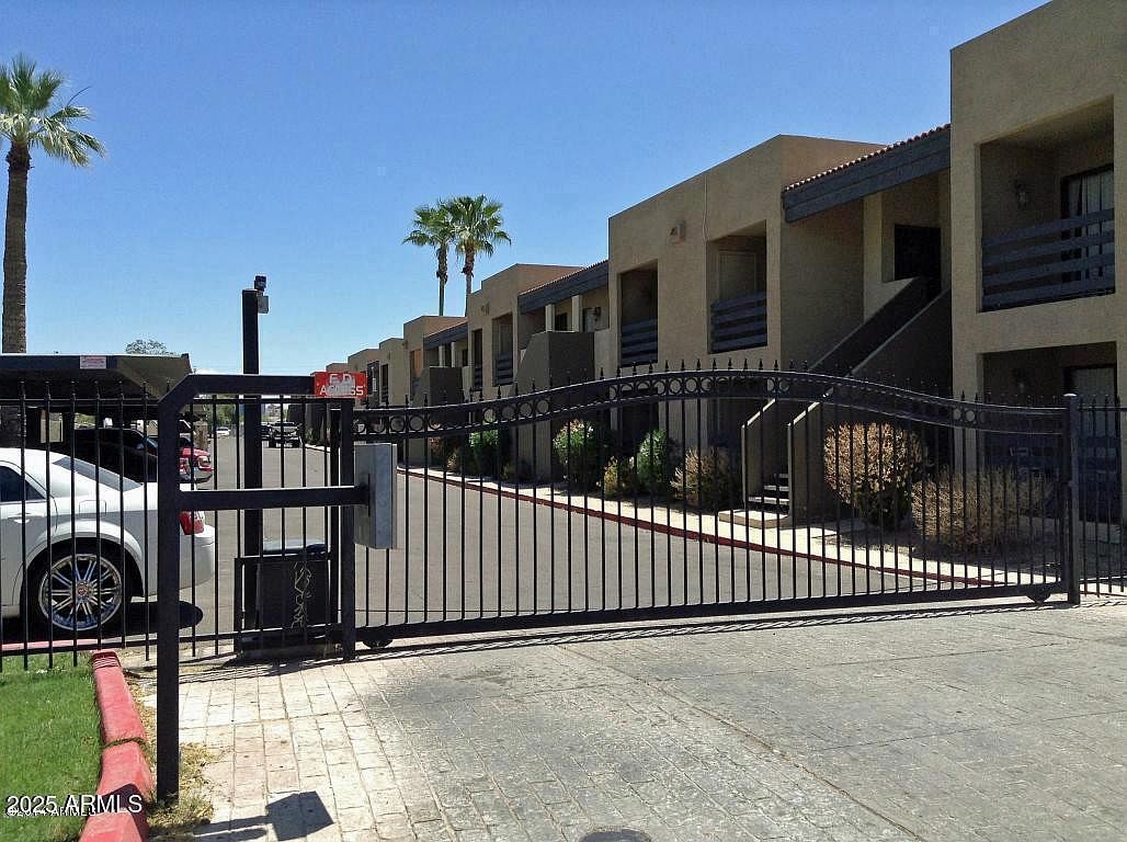 1241 N 48th St Phoenix, AZ 85008 photo 2