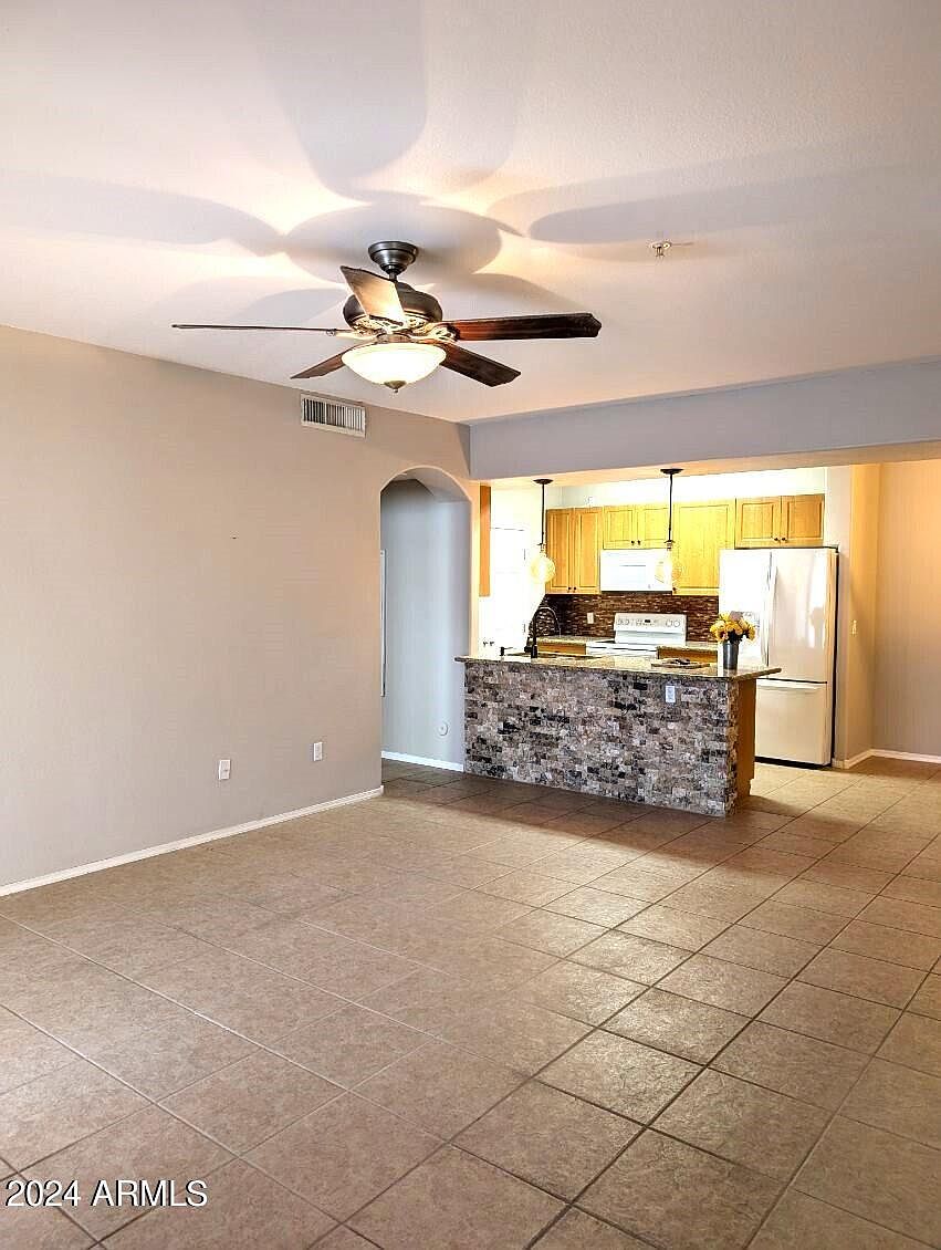 10136 E Southern Ave photo 3
