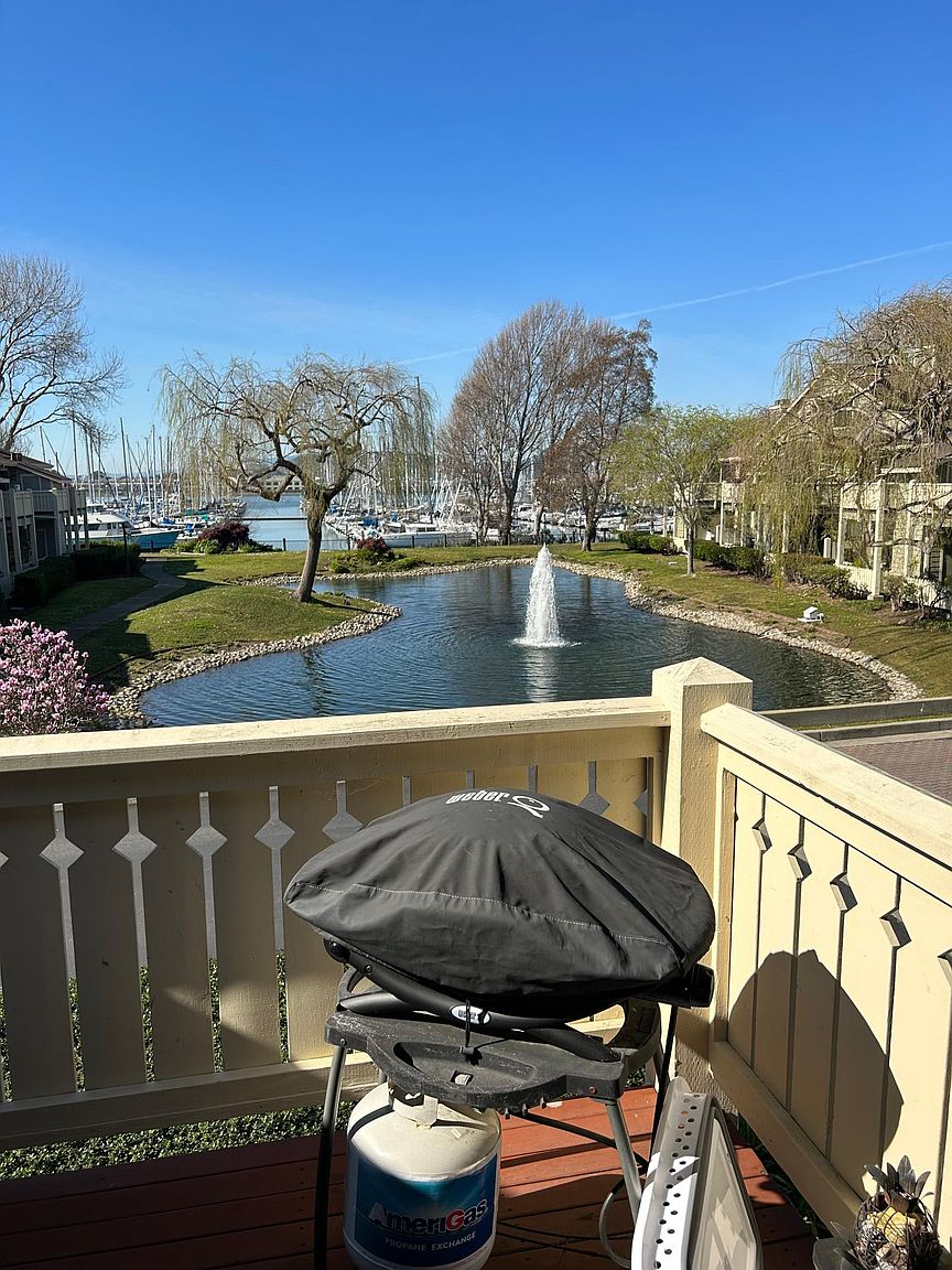 116 Shoreline Ct photo 2