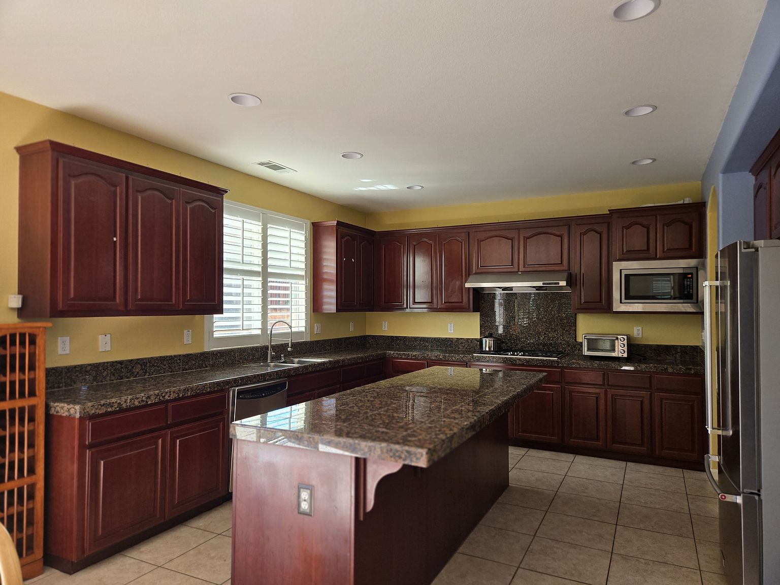 1037 Morning Glory Way photo 4