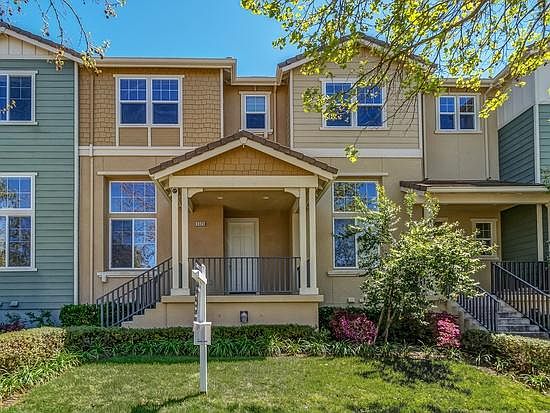 5325 Sherwood Way photo 2