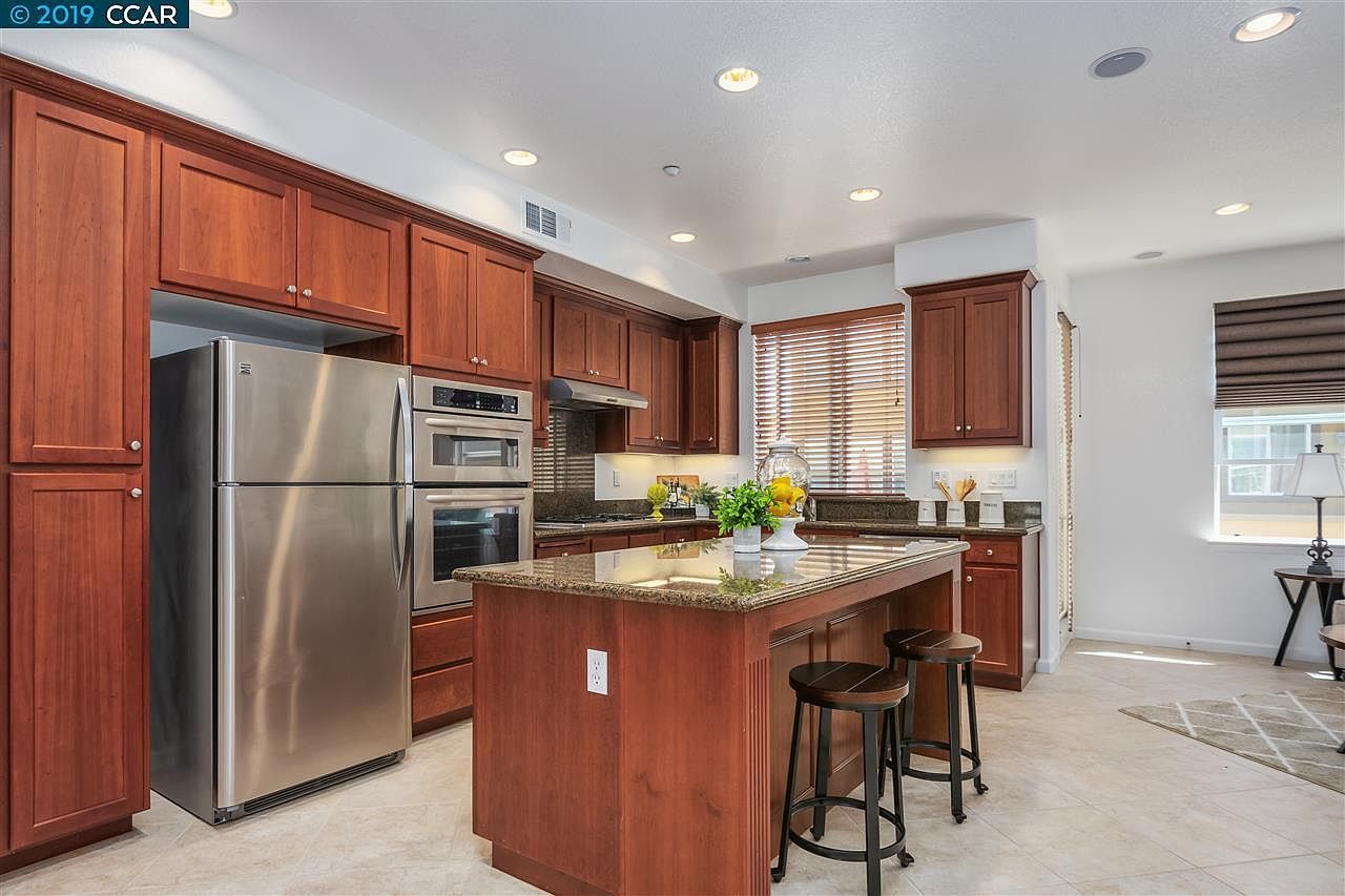 5325 Sherwood Way photo 4