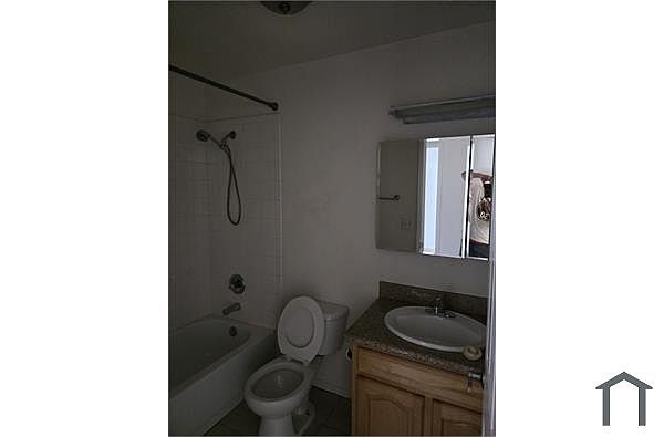 2287 Lakeview Cir photo 3