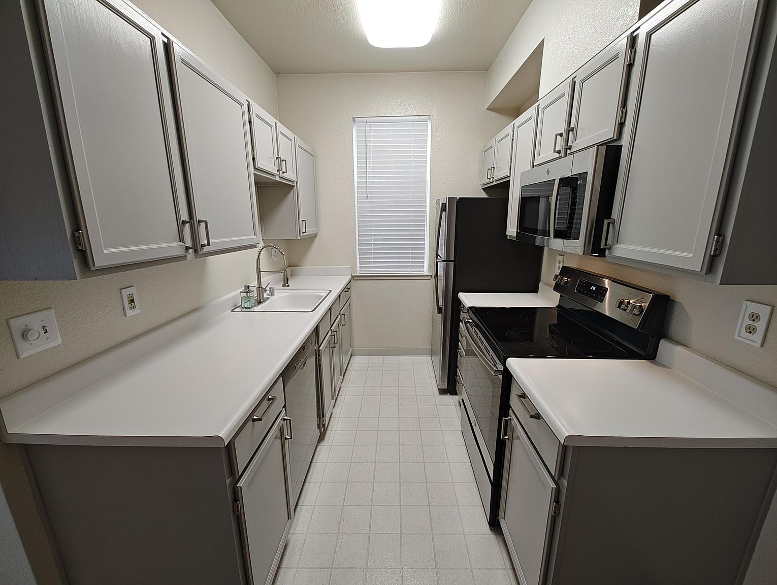 53 Lakeshore Ct photo 3