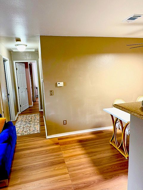 2189 Lakeview Cir photo 3