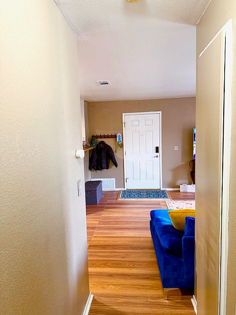2189 Lakeview Cir photo 4
