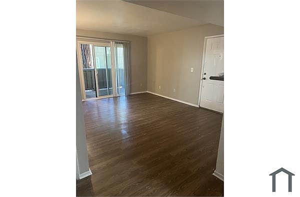 1229 Lakeview Cir photo 2