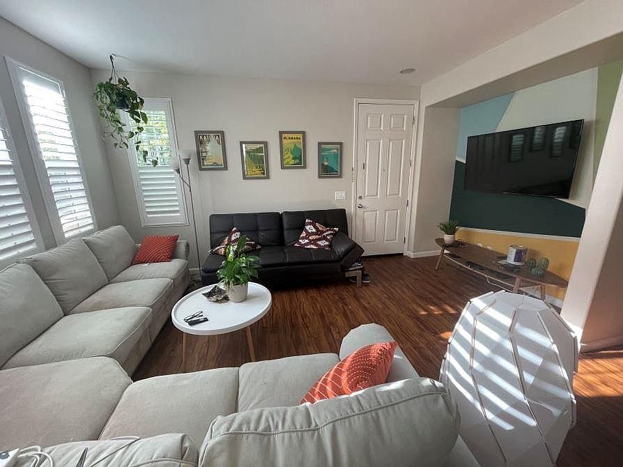 2306 Bell Flower Ln photo 2