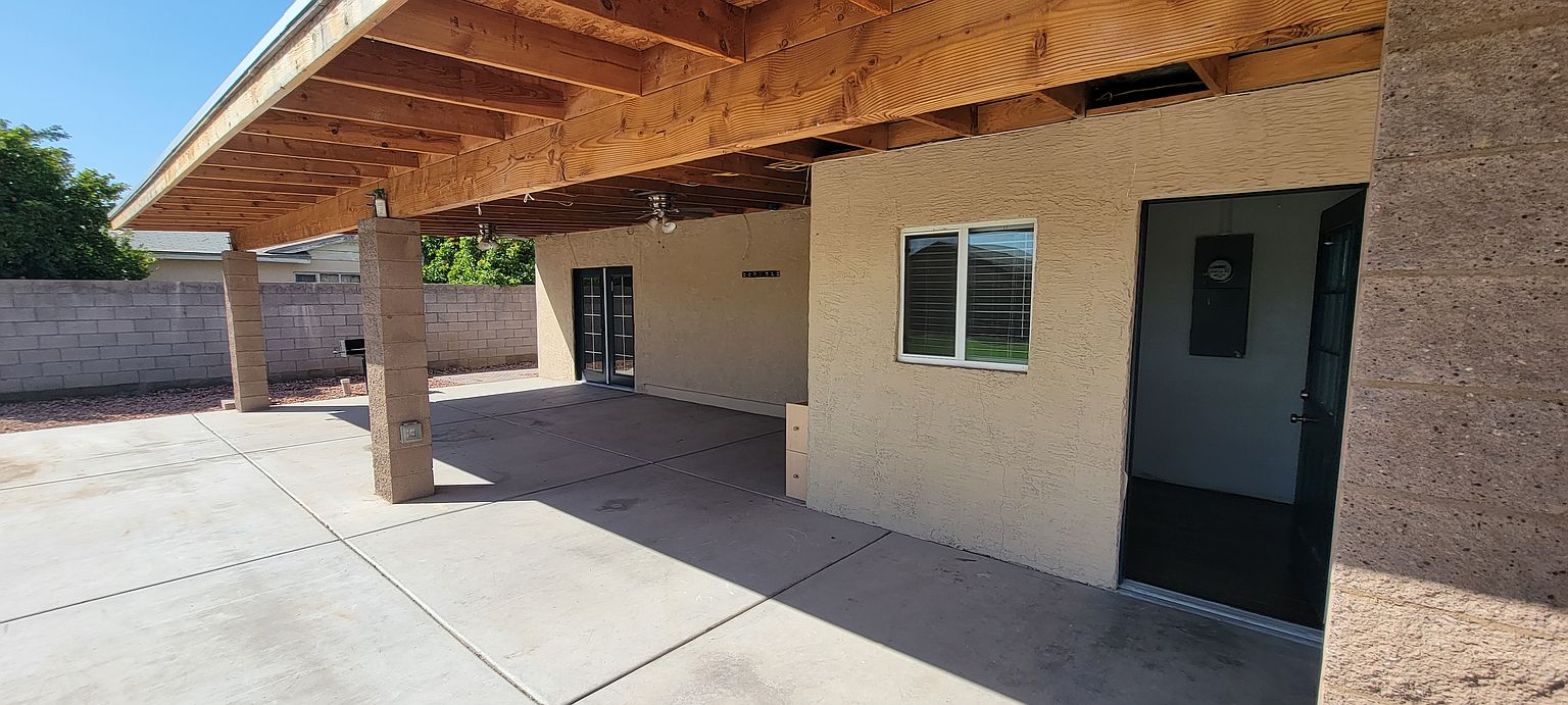 1421 S 108th Ave photo 2