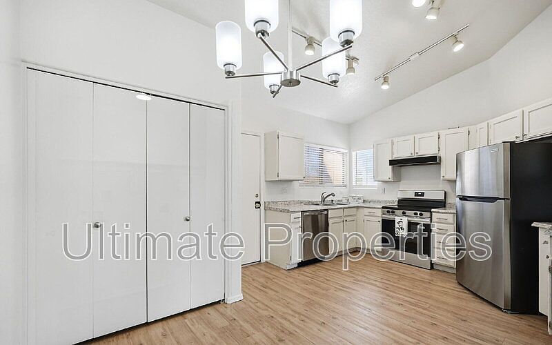 8542 W Oregon Ave Glendale, AZ 85305 photo 5