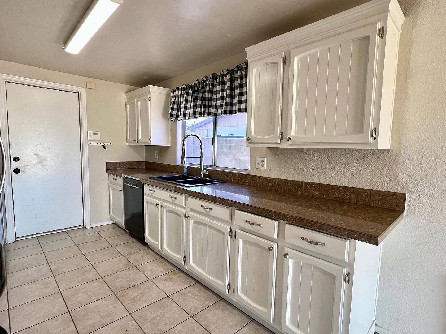 4427 N 102nd Dr Phoenix, AZ 85037 photo 3