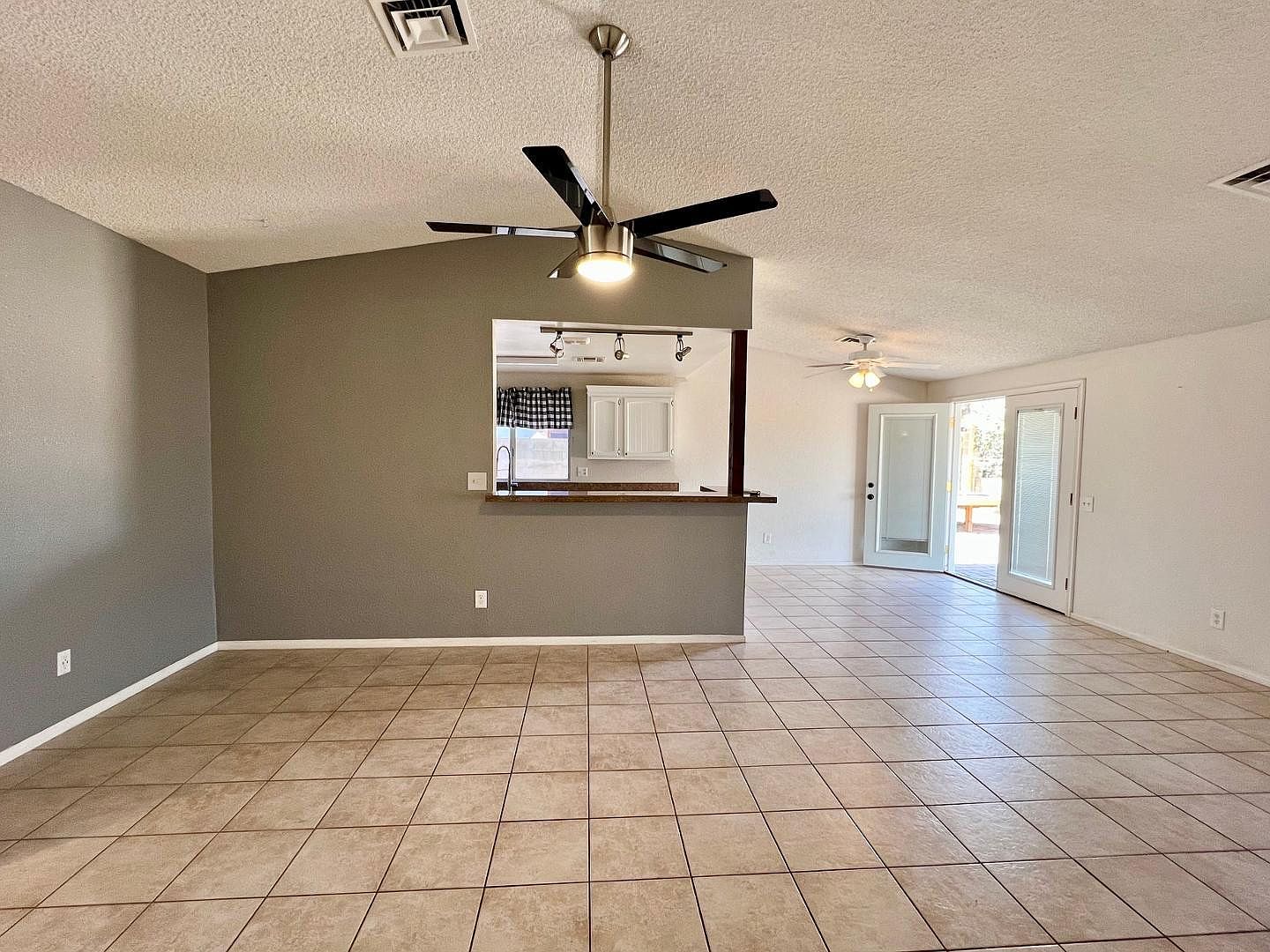4427 N 102nd Dr Phoenix, AZ 85037 photo 5