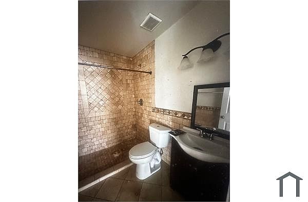 3118 N 90th Dr photo 2