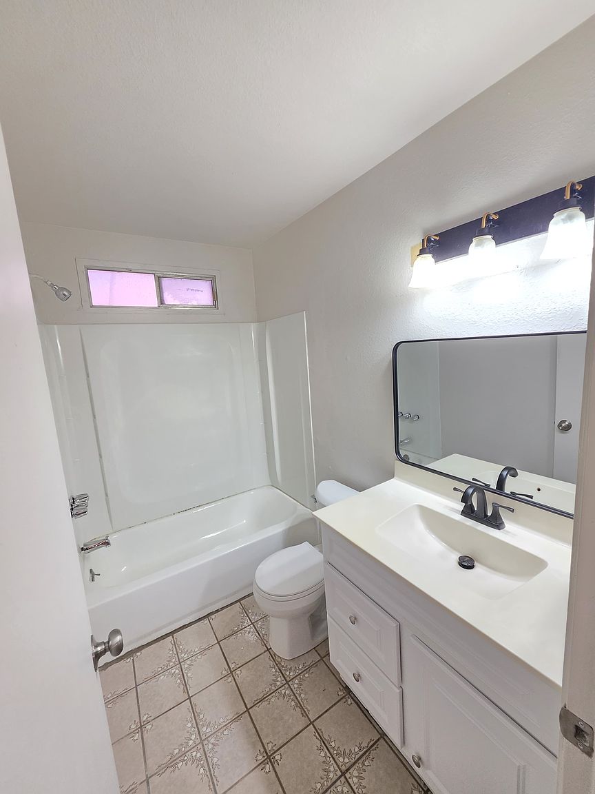 8014 W Monterosa St photo 5