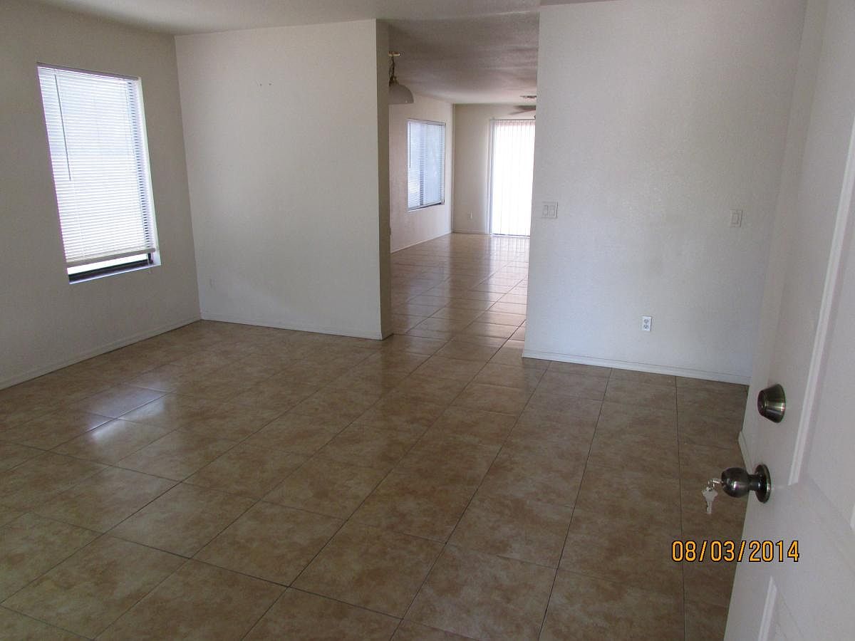 8537 W Highland Ave photo 3