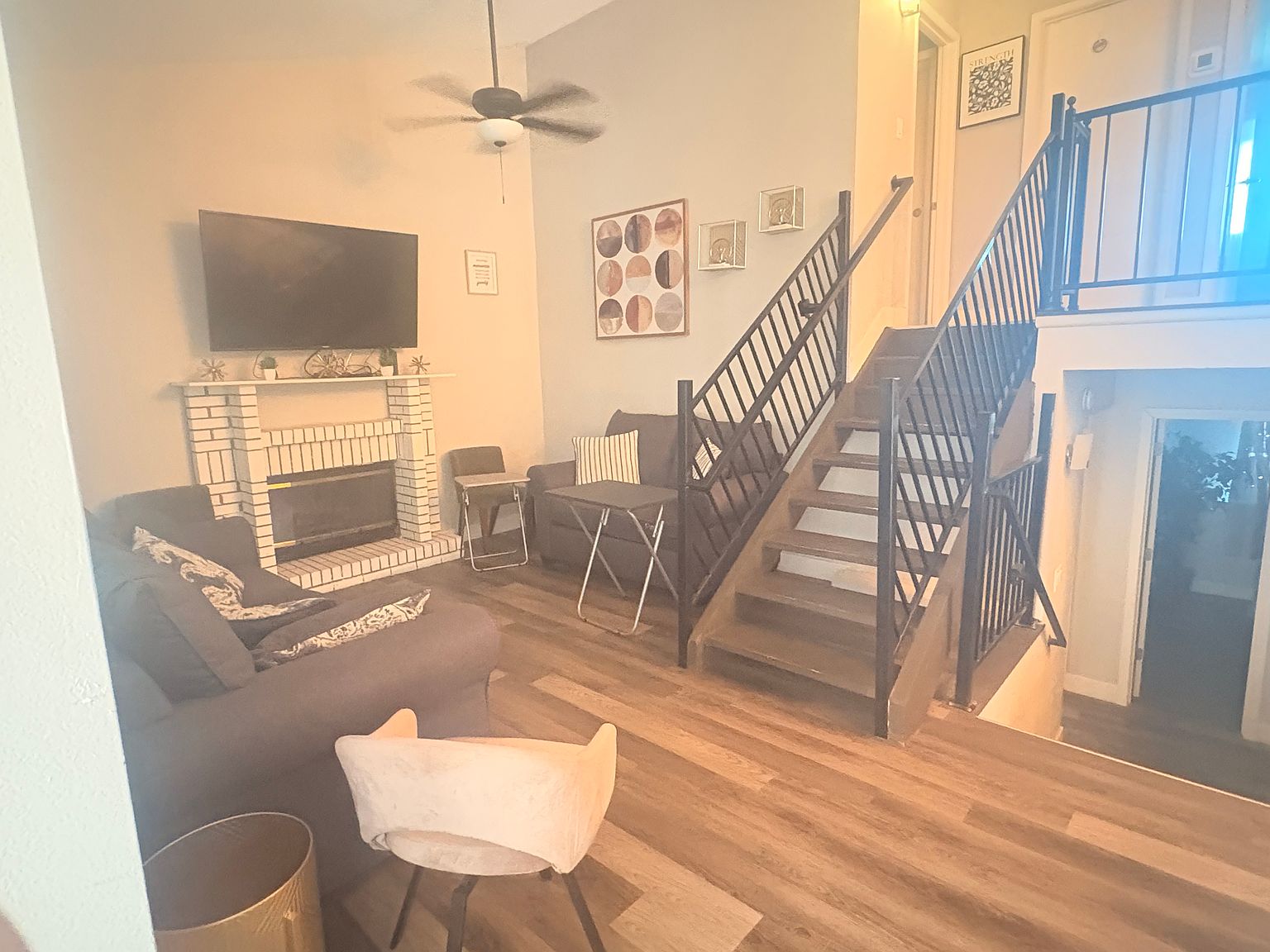 10028 W Sells Dr photo 2