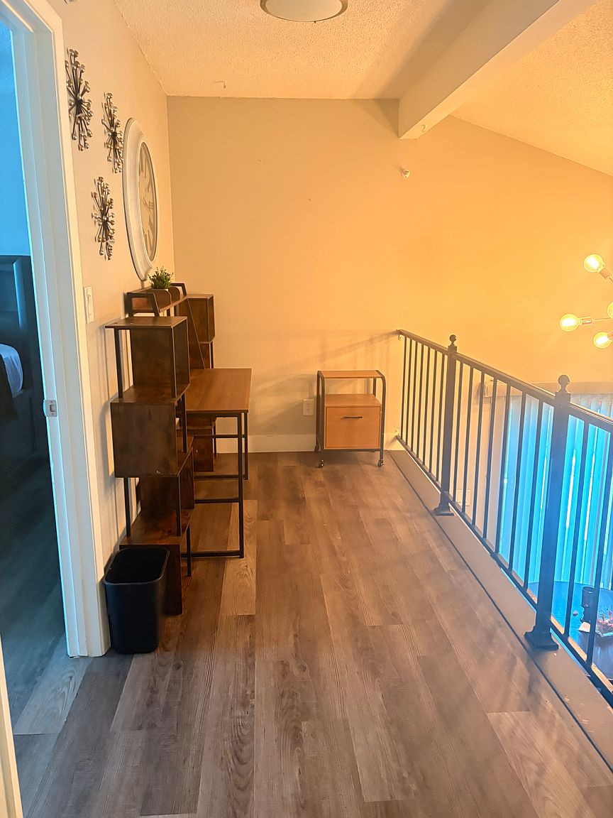 10028 W Sells Dr photo 5