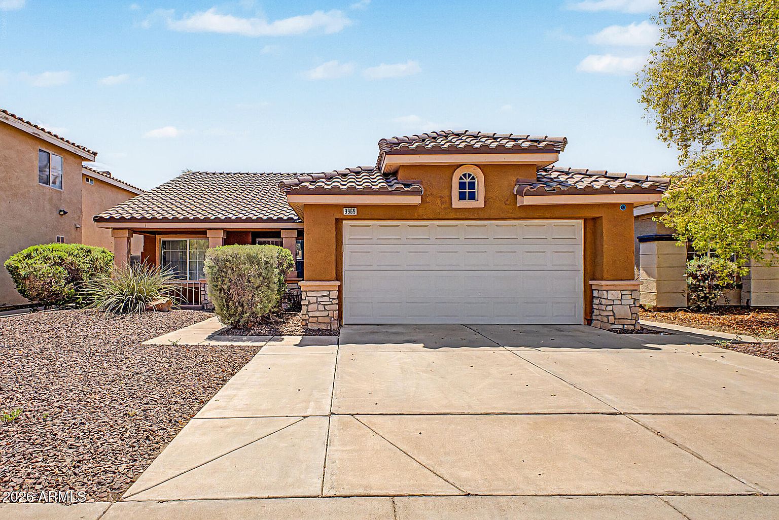 9969 W Mackenzie Dr photo 2