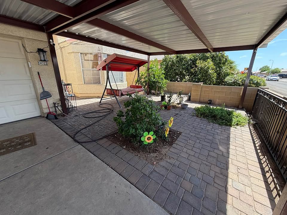 9022 W Hubbell St photo 2