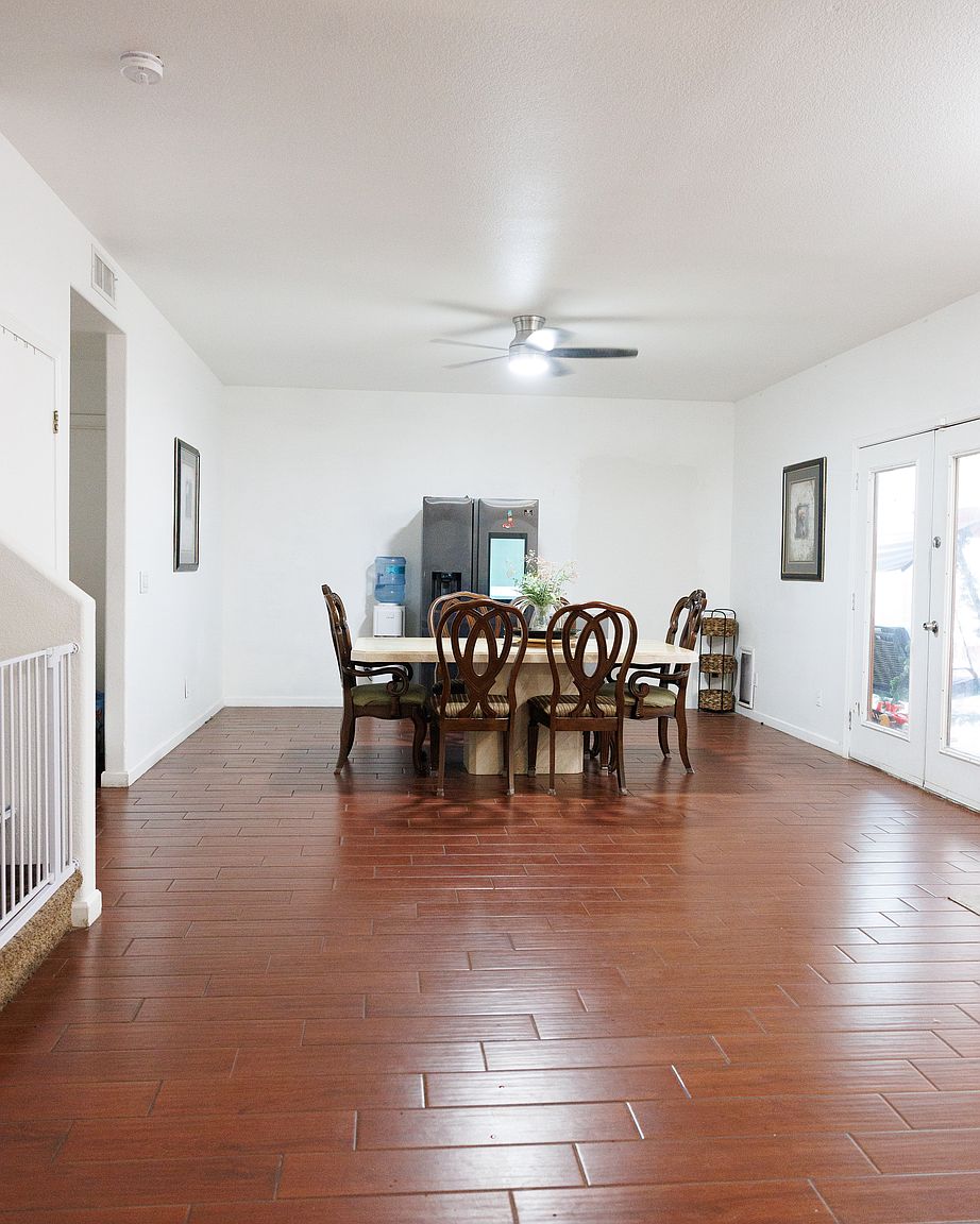 2228 N 90th Ln photo 5