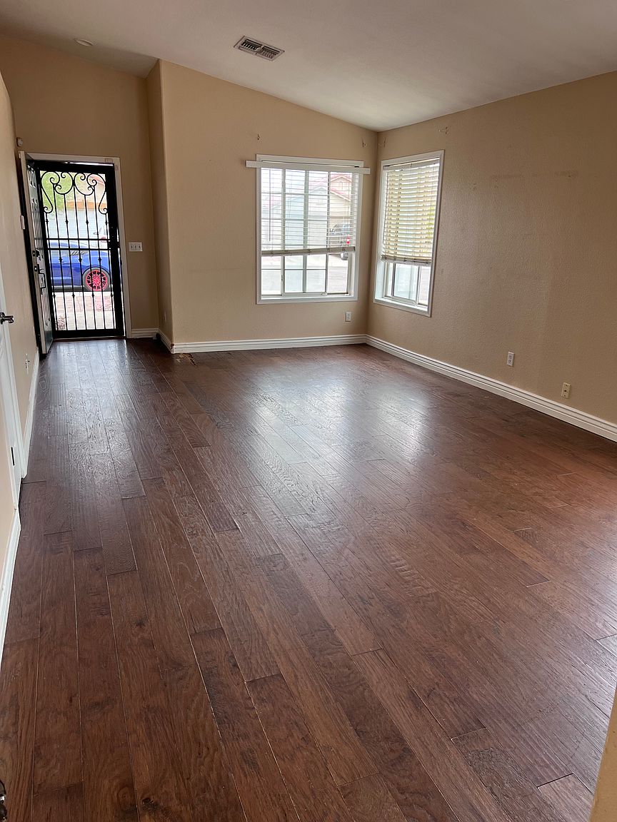 10421 W Orange Dr photo 3