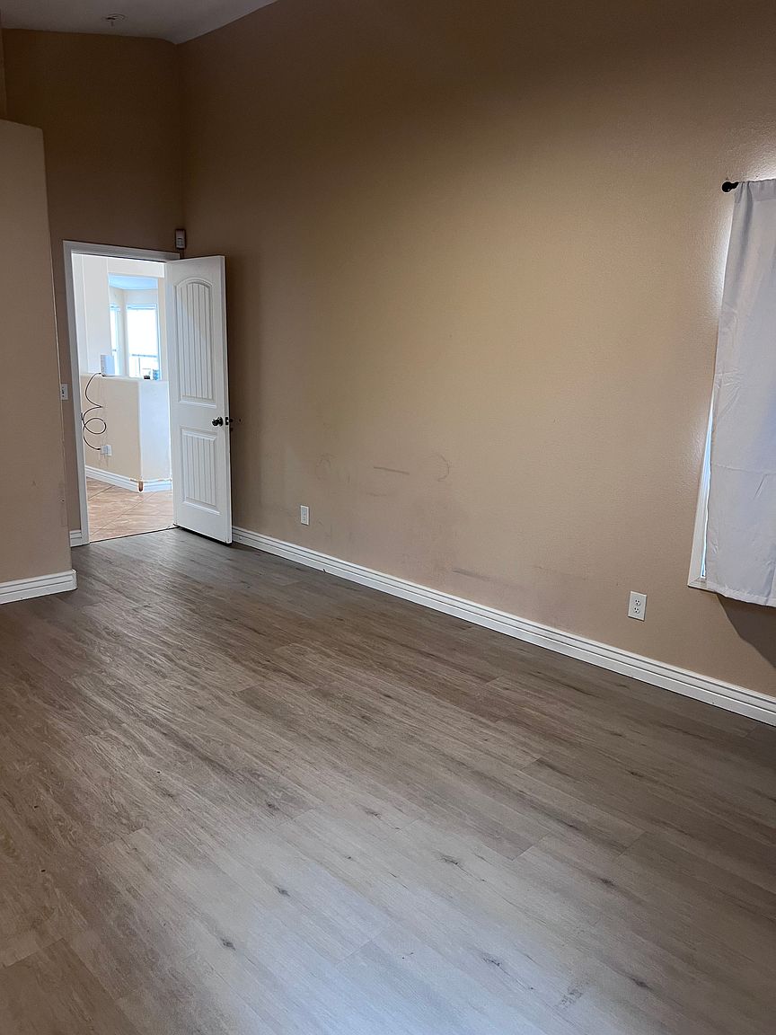 10421 W Orange Dr photo 2