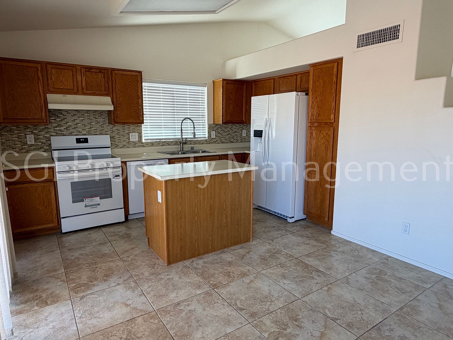 10318 W Missouri Ave Glendale, AZ 85307 photo 5