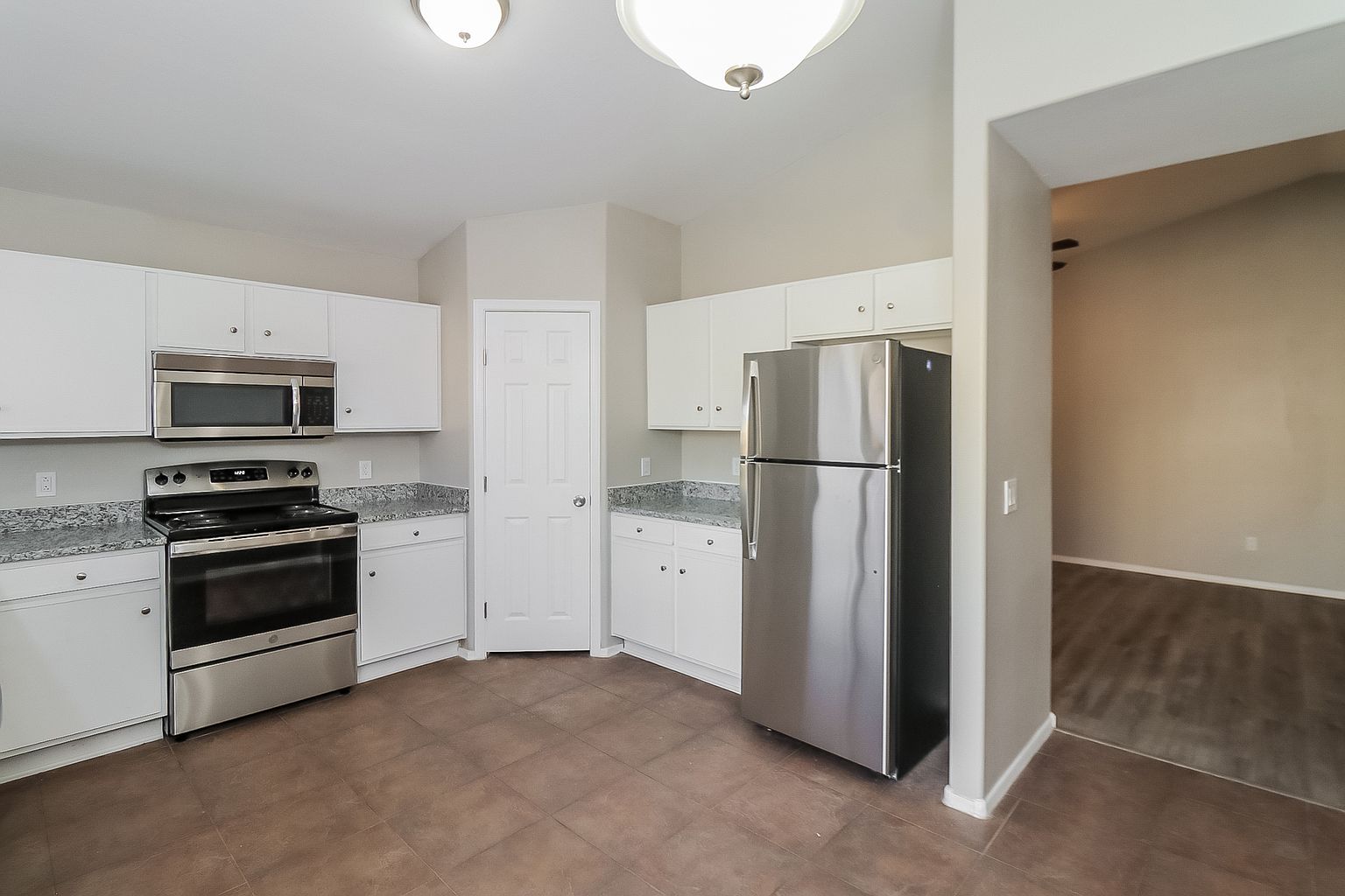 11208 W Turney Ave photo 4