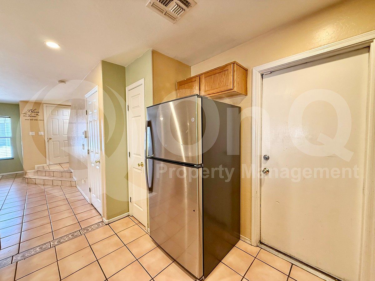 11226 W Sells Dr photo 5