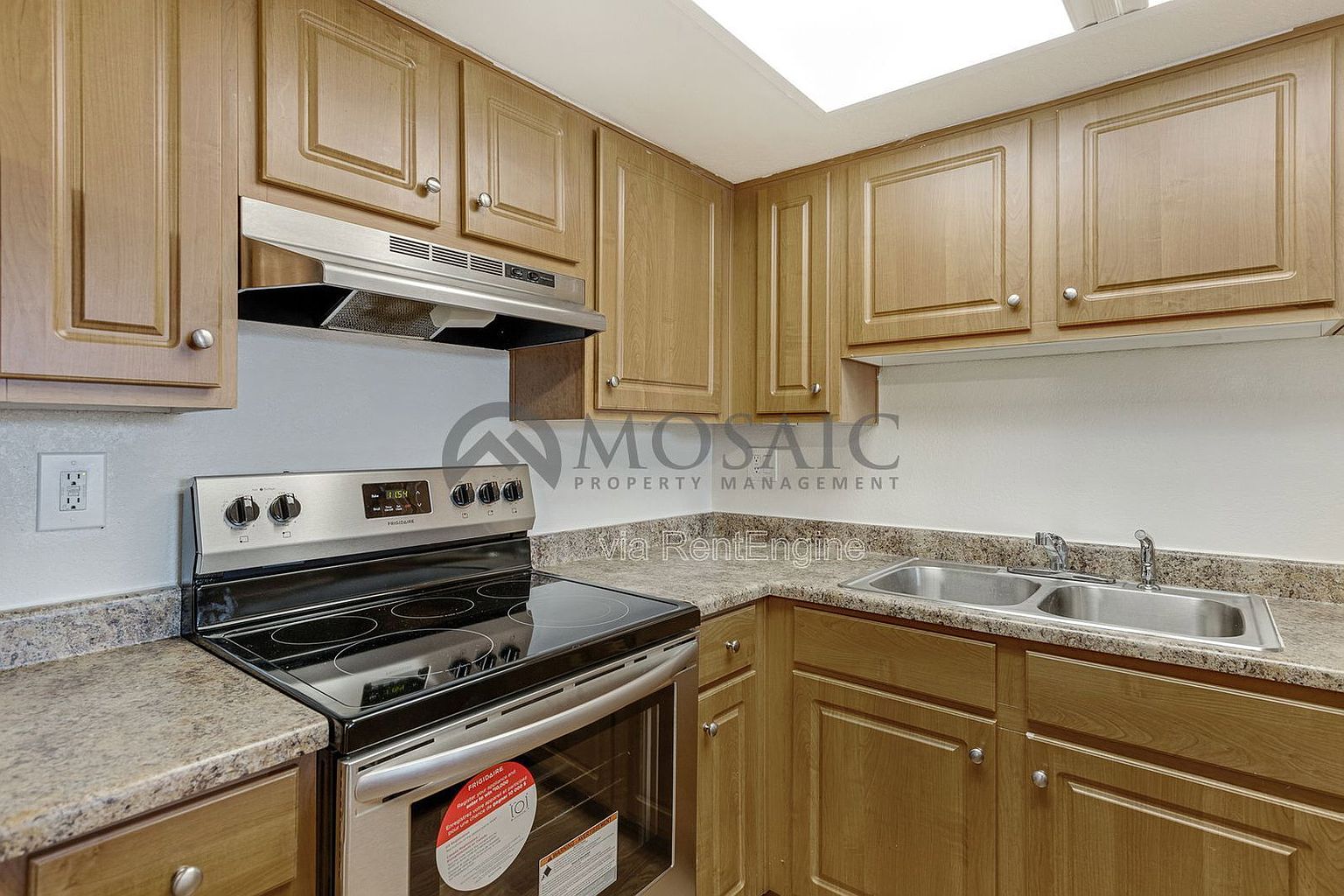 3810 N Maryvale Pkwy photo 2