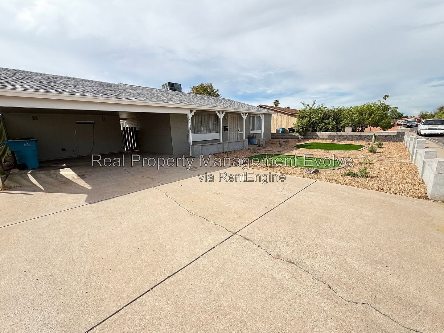 2518 N 58th Dr photo 3