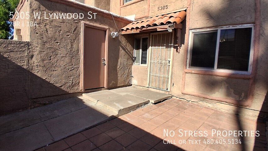 5305 W Lynwood St Phoenix, AZ 85043 photo 2