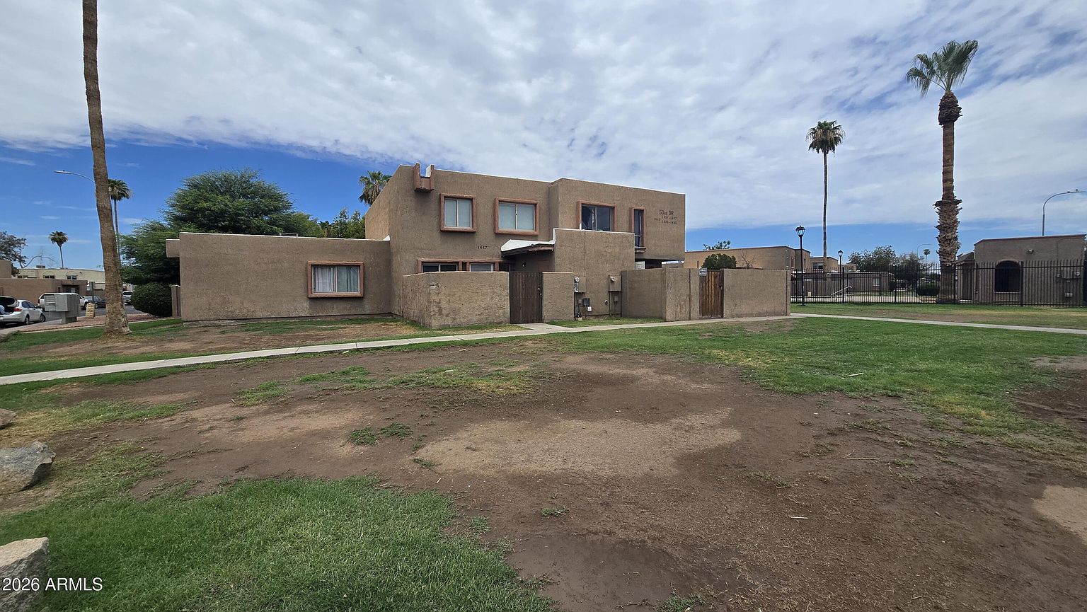 1447 N 53rd Dr Phoenix, AZ 85043 photo 2