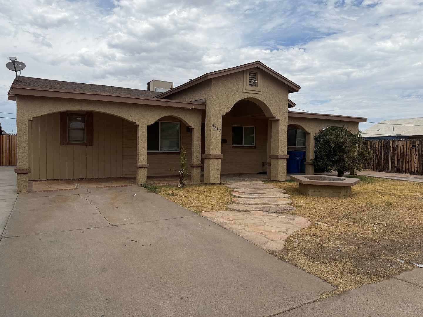 5810 W Earll Dr Phoenix, AZ 85031 photo 2