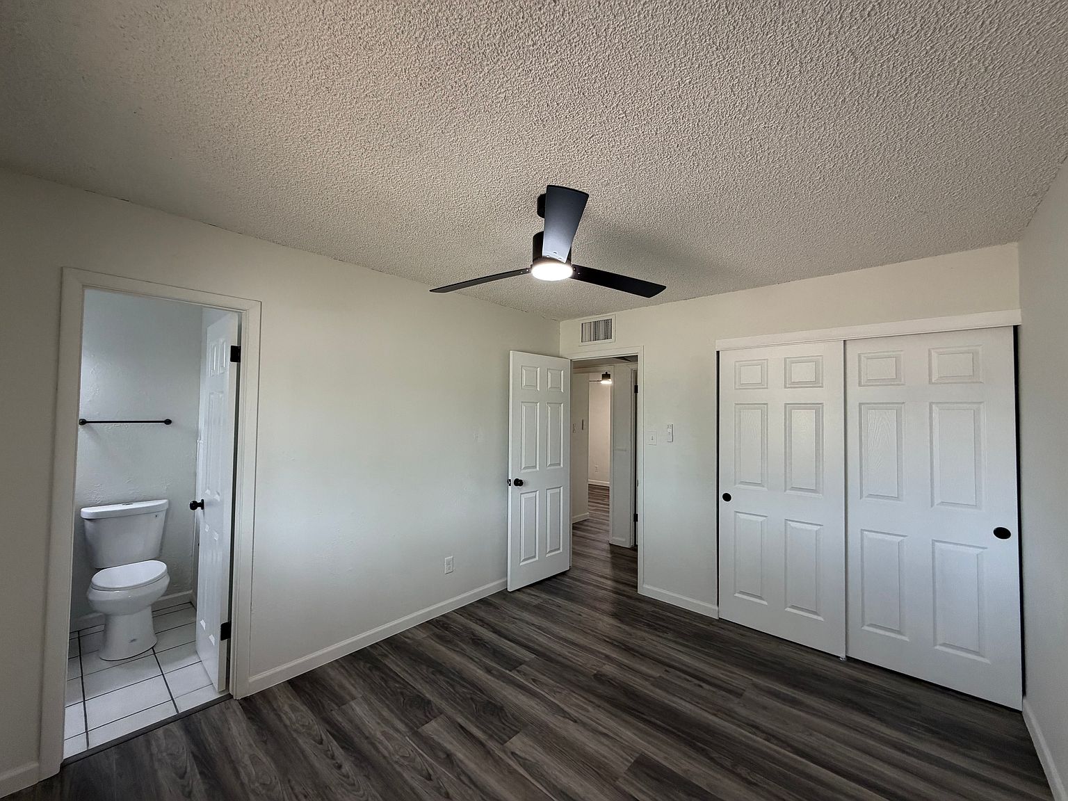 3215 N 65th Ave photo 4