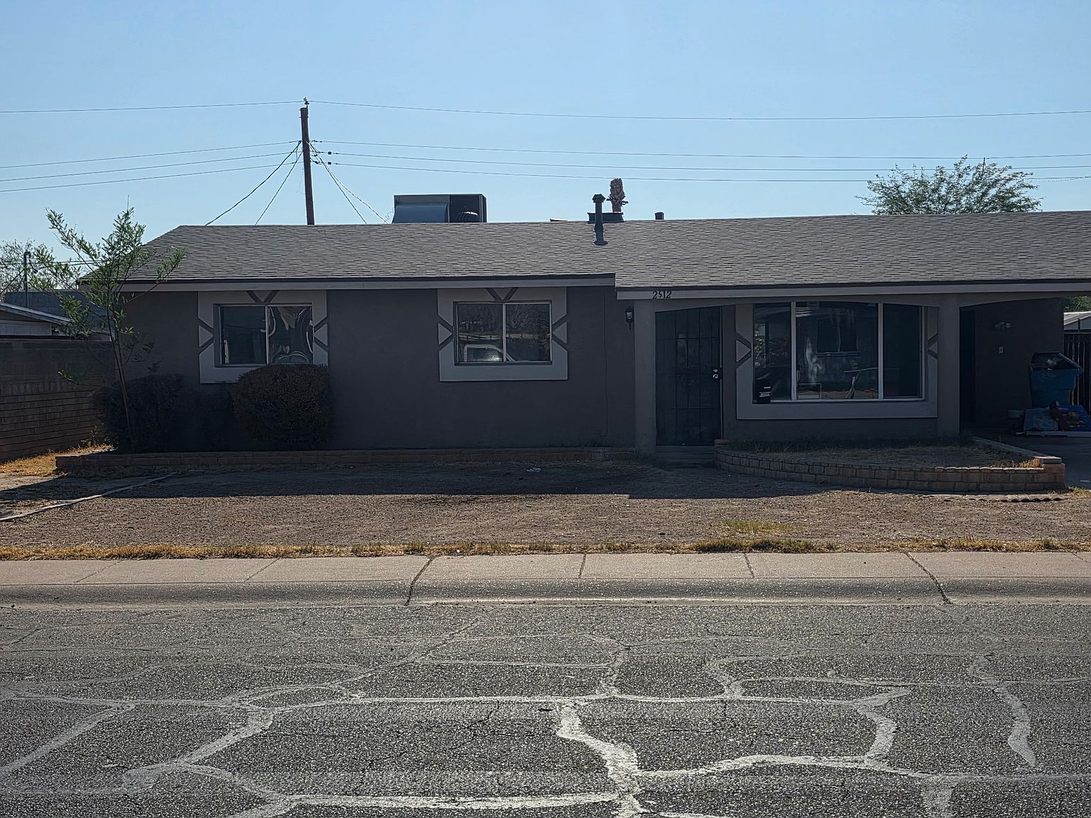 2512 N 47th Ln photo 2