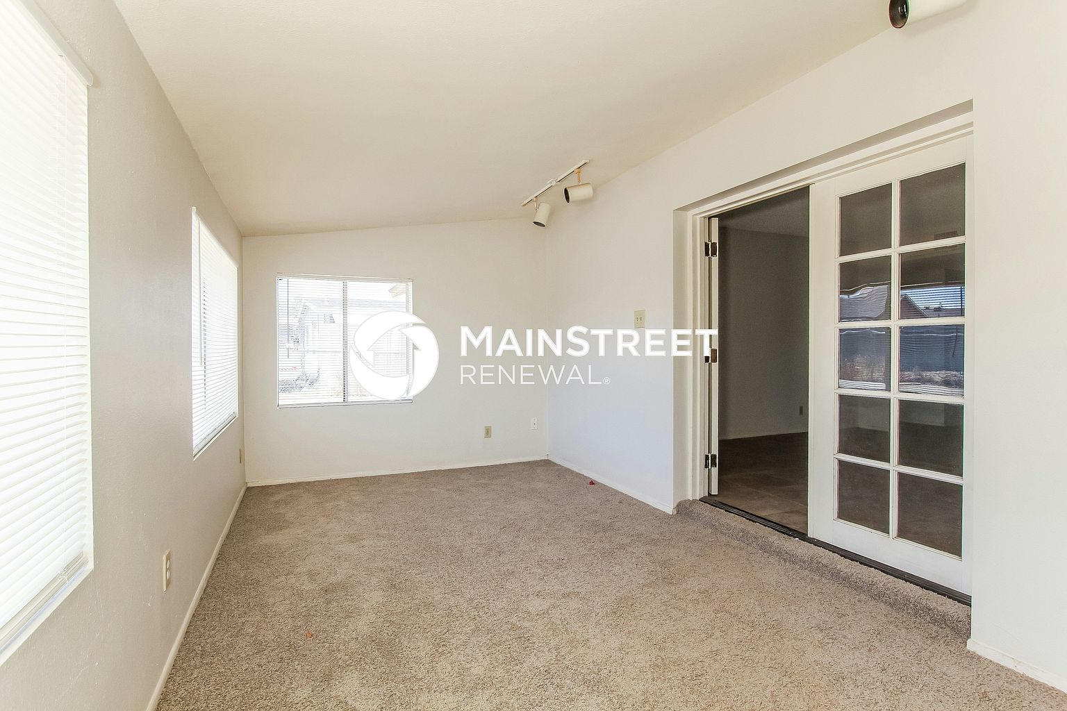 2141 W Pecan Rd Phoenix, AZ 85041 photo 4