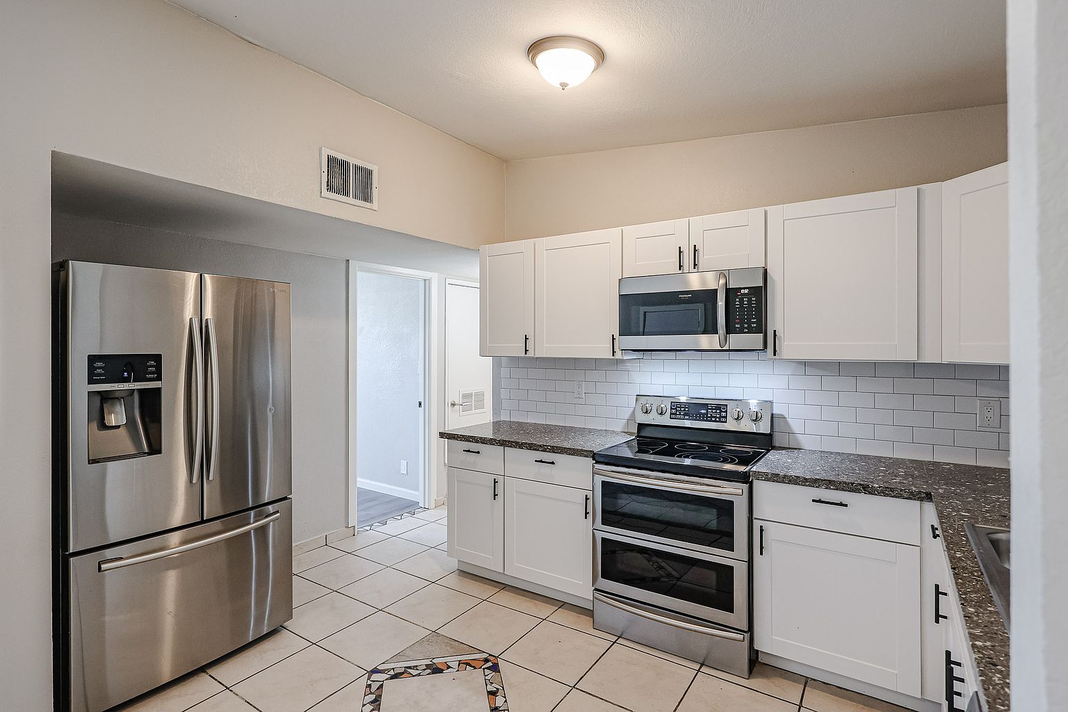 3607 W La Salle St Phoenix, AZ 85041 photo 2
