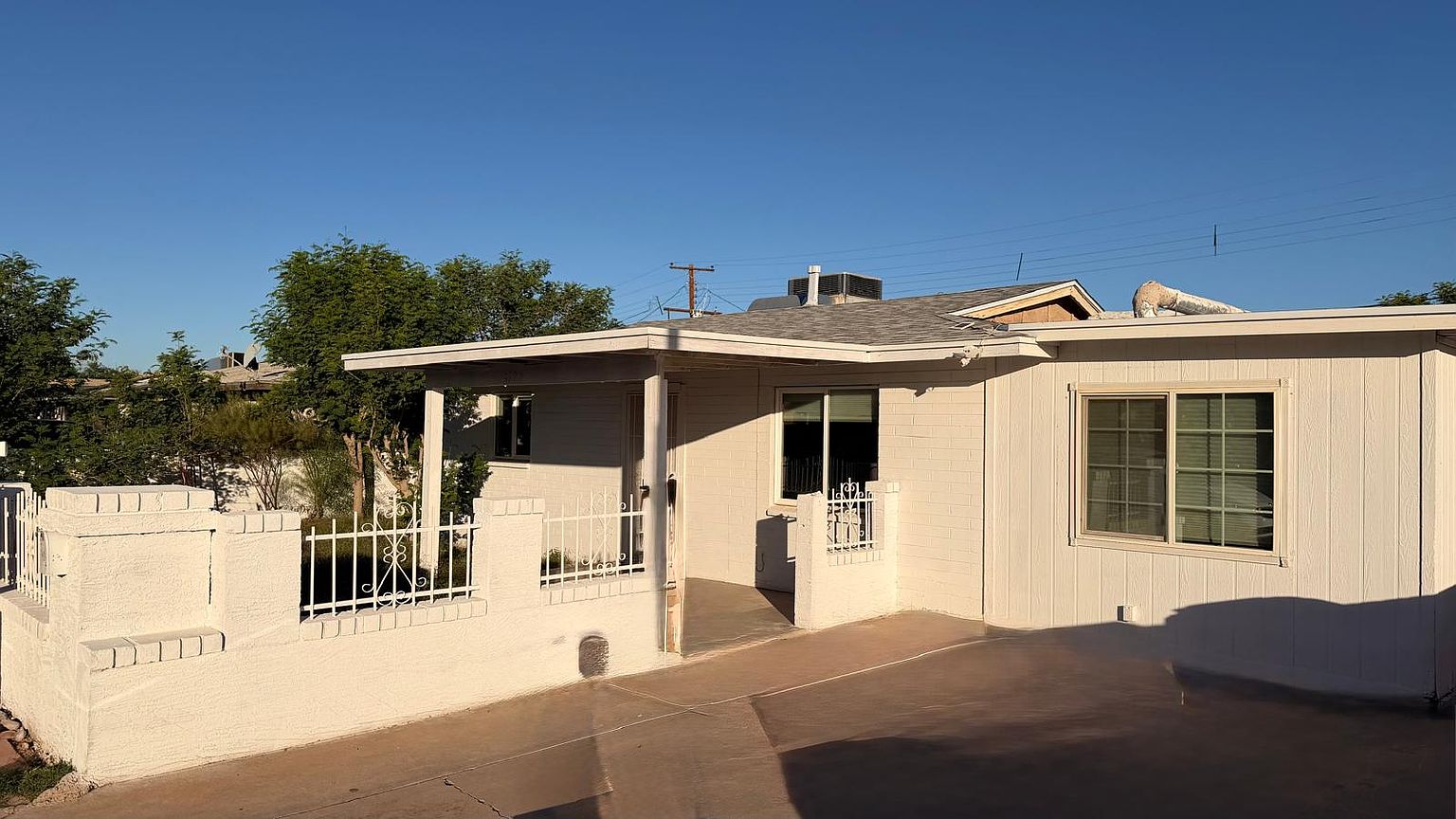 3622 W Sunland Ave Phoenix, AZ 85041 photo 2