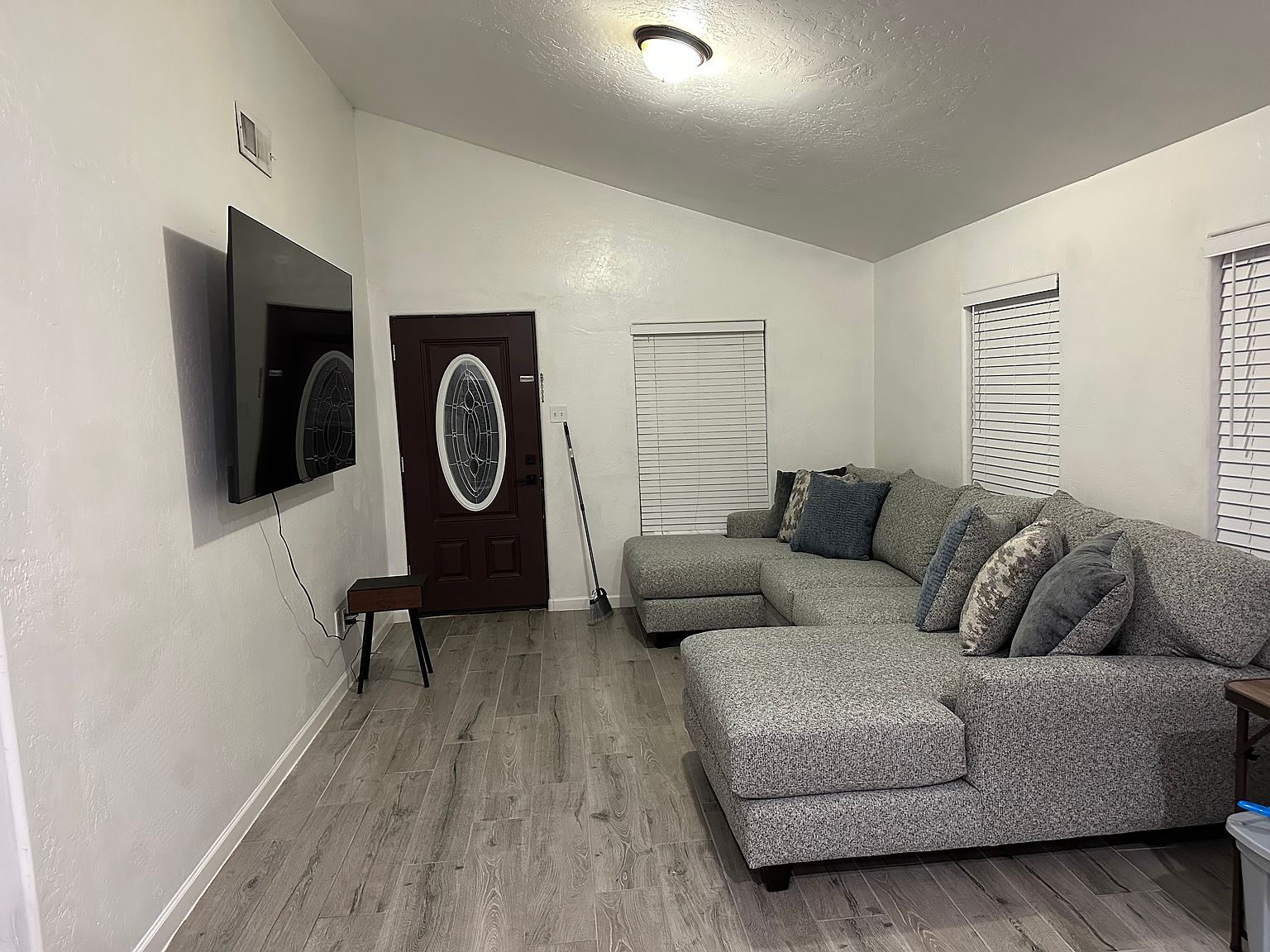 3601 W Polk St photo 2
