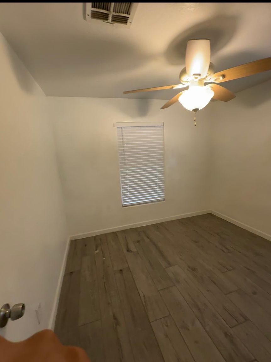3601 W Polk St photo 4