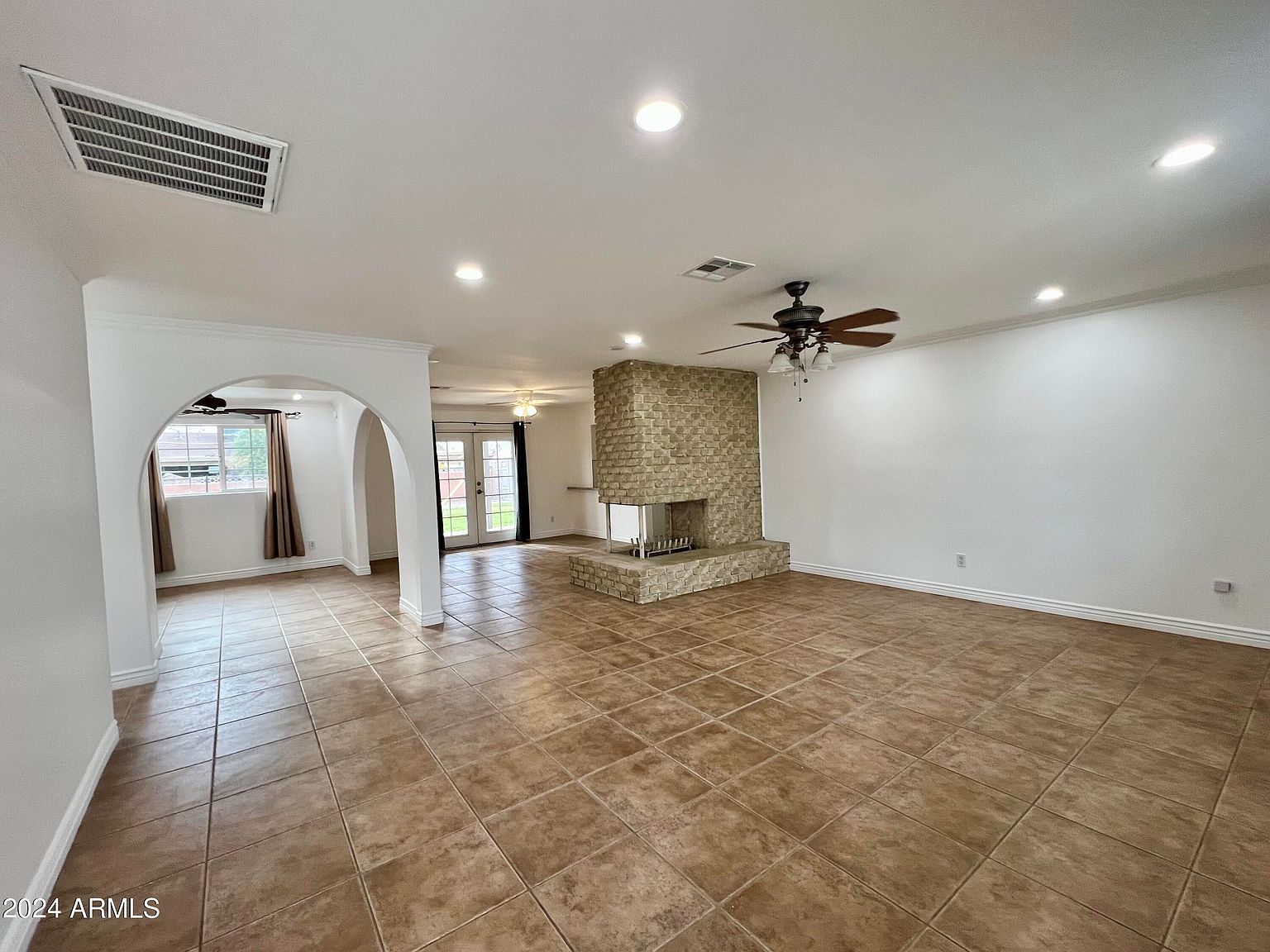 2914 N 49th Ave Phoenix, AZ 85031 photo 5