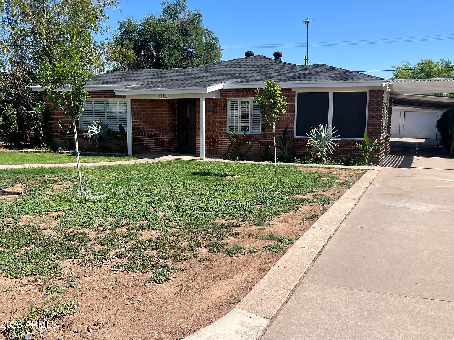 801 W Earll Drive photo 5
